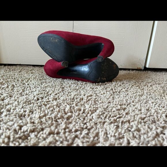 Franco Sarto Red Suede Platform Heels, EUC - Picture 5 of 7